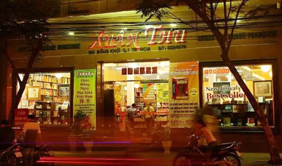 Top 10 nhà sách to nhất Hà Nội